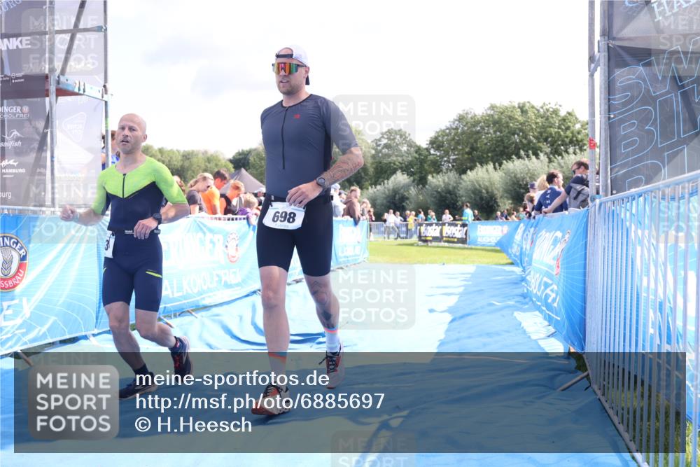 25.08.2024 - Elbe Triathlon Hamburg H.Heesch http://msf.ph/oto/6885697 25.08.2024 11:32:02 Ziel 418, 585, 698, 733 meine-sportfotos.de