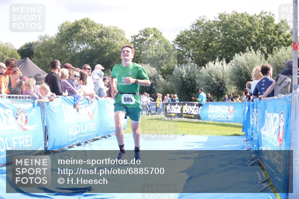 25.08.2024 - Elbe Triathlon Hamburg H.Heesch http://msf.ph/oto/6885700 25.08.2024 11:32:07 Ziel 585, 698, 733 meine-sportfotos.de