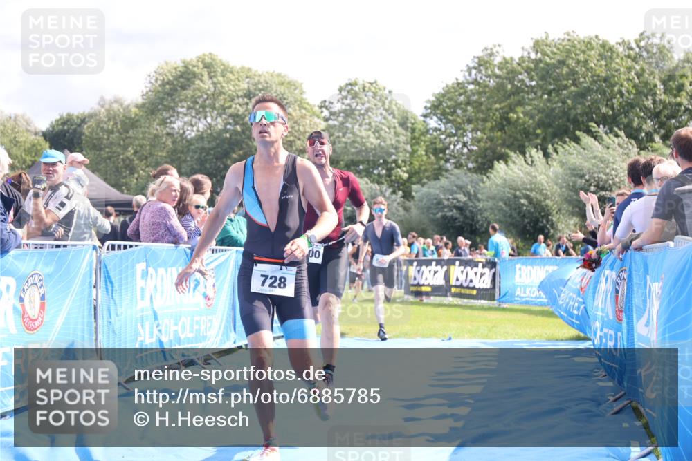 25.08.2024 - Elbe Triathlon Hamburg H.Heesch http://msf.ph/oto/6885785 25.08.2024 11:25:14 Ziel 128, 582, 588, 685, 728, 797, 1600 meine-sportfotos.de