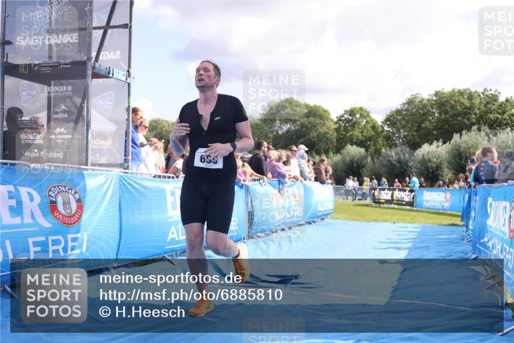 25.08.2024 - Elbe Triathlon Hamburg H.Heesch http://msf.ph/oto/6885810 25.08.2024 11:32:30 Ziel 374, 688 meine-sportfotos.de