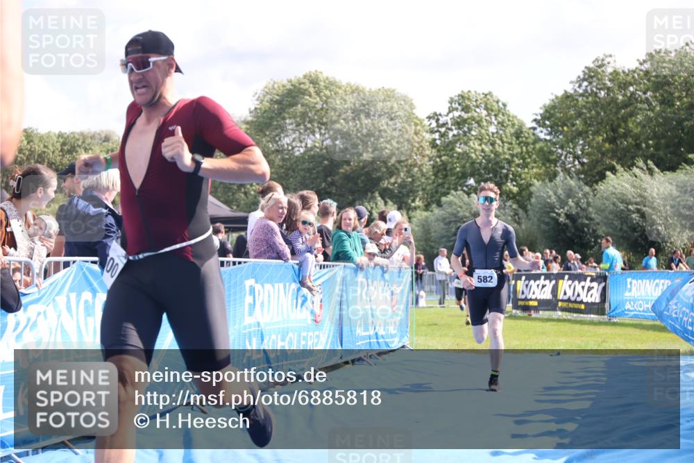 25.08.2024 - Elbe Triathlon Hamburg H.Heesch http://msf.ph/oto/6885818 25.08.2024 11:25:16 Ziel 582, 588, 685, 728, 797, 1600 meine-sportfotos.de