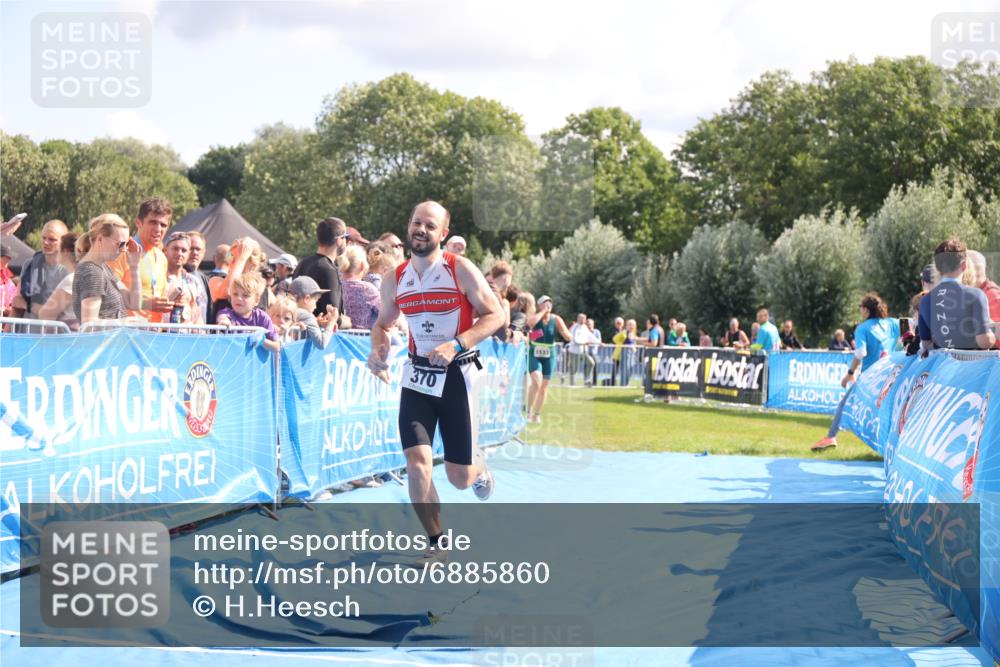 25.08.2024 - Elbe Triathlon Hamburg H.Heesch http://msf.ph/oto/6885860 25.08.2024 11:32:41 Ziel 370, 745 meine-sportfotos.de