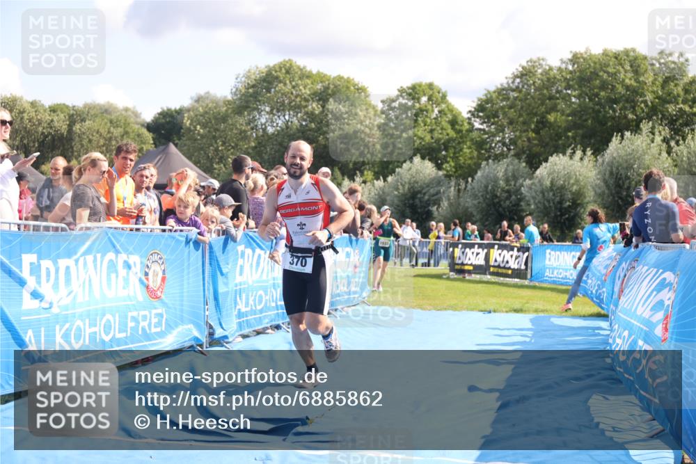 25.08.2024 - Elbe Triathlon Hamburg H.Heesch http://msf.ph/oto/6885862 25.08.2024 11:32:41 Ziel 370, 745 meine-sportfotos.de