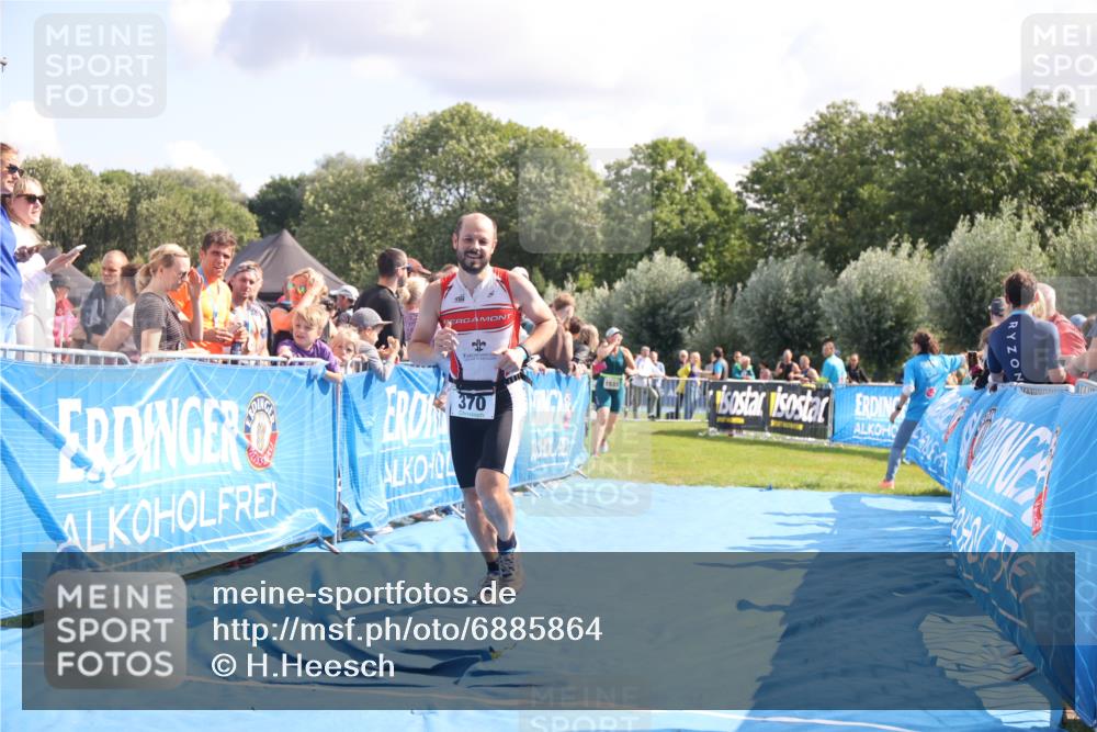 25.08.2024 - Elbe Triathlon Hamburg H.Heesch http://msf.ph/oto/6885864 25.08.2024 11:32:41 Ziel 370, 745 meine-sportfotos.de