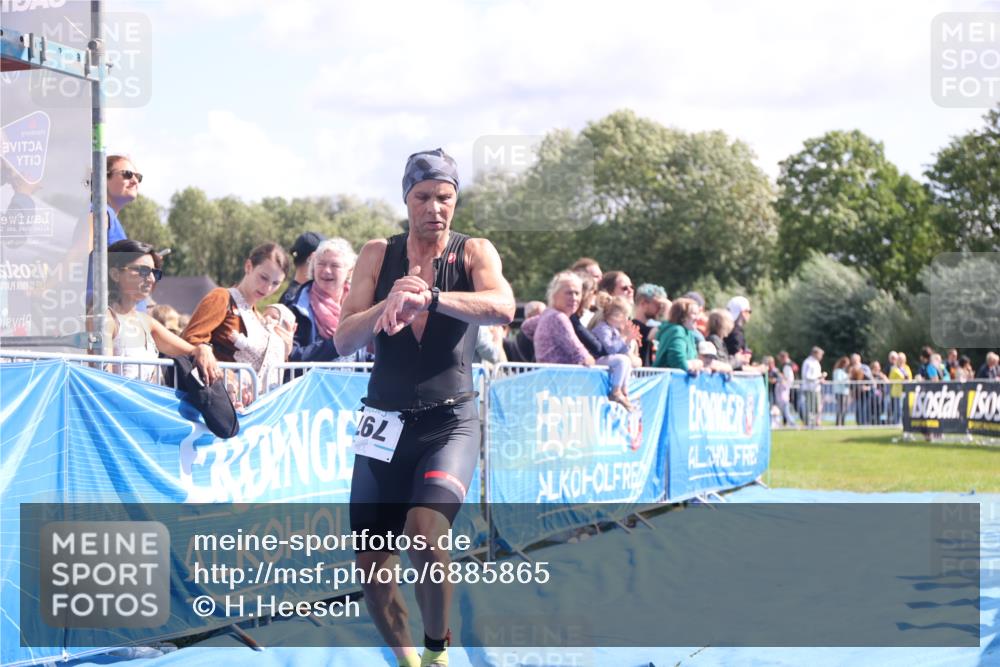 25.08.2024 - Elbe Triathlon Hamburg H.Heesch http://msf.ph/oto/6885865 25.08.2024 11:25:20 Ziel 582, 588, 728, 797, 1600 meine-sportfotos.de