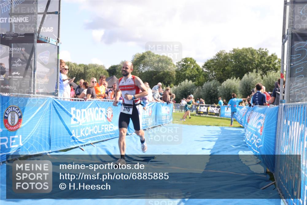 25.08.2024 - Elbe Triathlon Hamburg H.Heesch http://msf.ph/oto/6885885 25.08.2024 11:32:41 Ziel 370, 745 meine-sportfotos.de