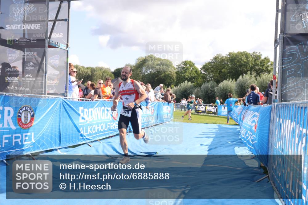 25.08.2024 - Elbe Triathlon Hamburg H.Heesch http://msf.ph/oto/6885888 25.08.2024 11:32:41 Ziel 370, 745 meine-sportfotos.de