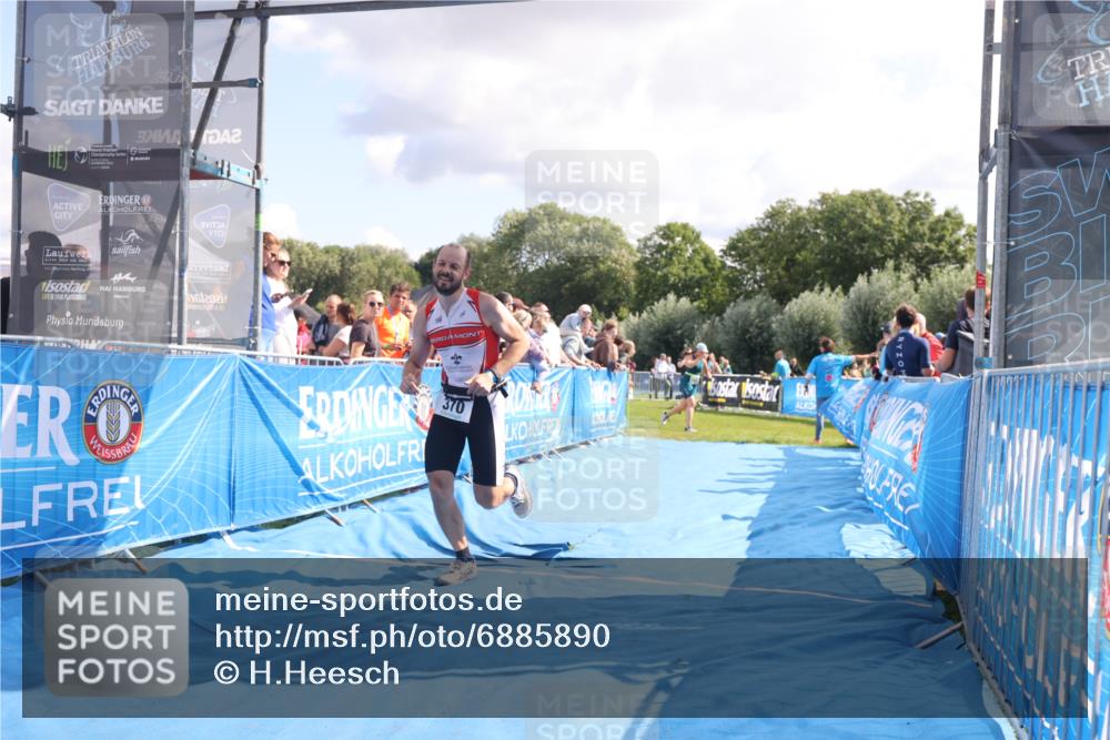 25.08.2024 - Elbe Triathlon Hamburg H.Heesch http://msf.ph/oto/6885890 25.08.2024 11:32:41 Ziel 370, 745 meine-sportfotos.de