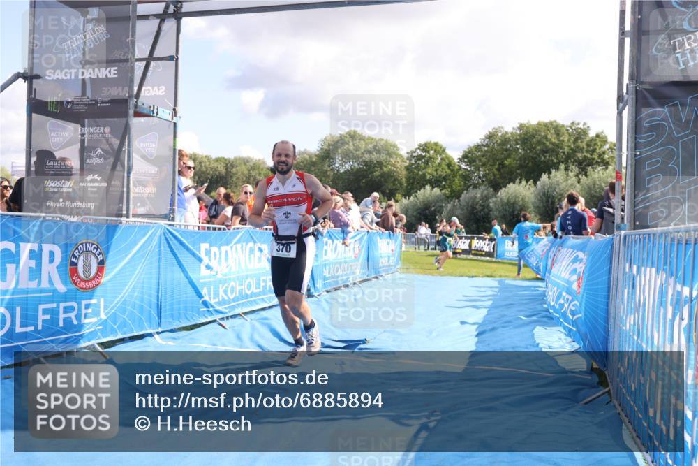 25.08.2024 - Elbe Triathlon Hamburg H.Heesch http://msf.ph/oto/6885894 25.08.2024 11:32:42 Ziel 279, 370, 745 meine-sportfotos.de