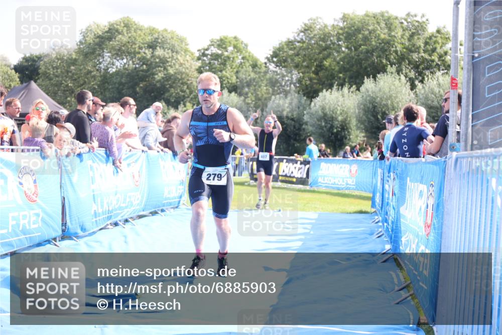 25.08.2024 - Elbe Triathlon Hamburg H.Heesch http://msf.ph/oto/6885903 25.08.2024 11:32:49 Ziel 279, 370, 407 meine-sportfotos.de