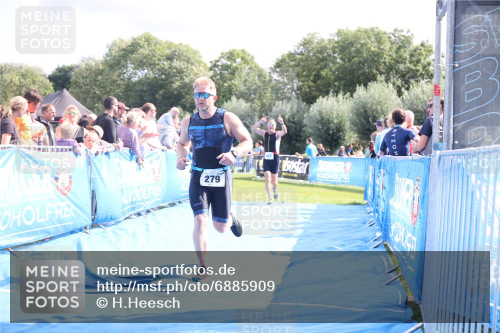 25.08.2024 - Elbe Triathlon Hamburg H.Heesch http://msf.ph/oto/6885909 25.08.2024 11:32:50 Ziel 279, 407 meine-sportfotos.de