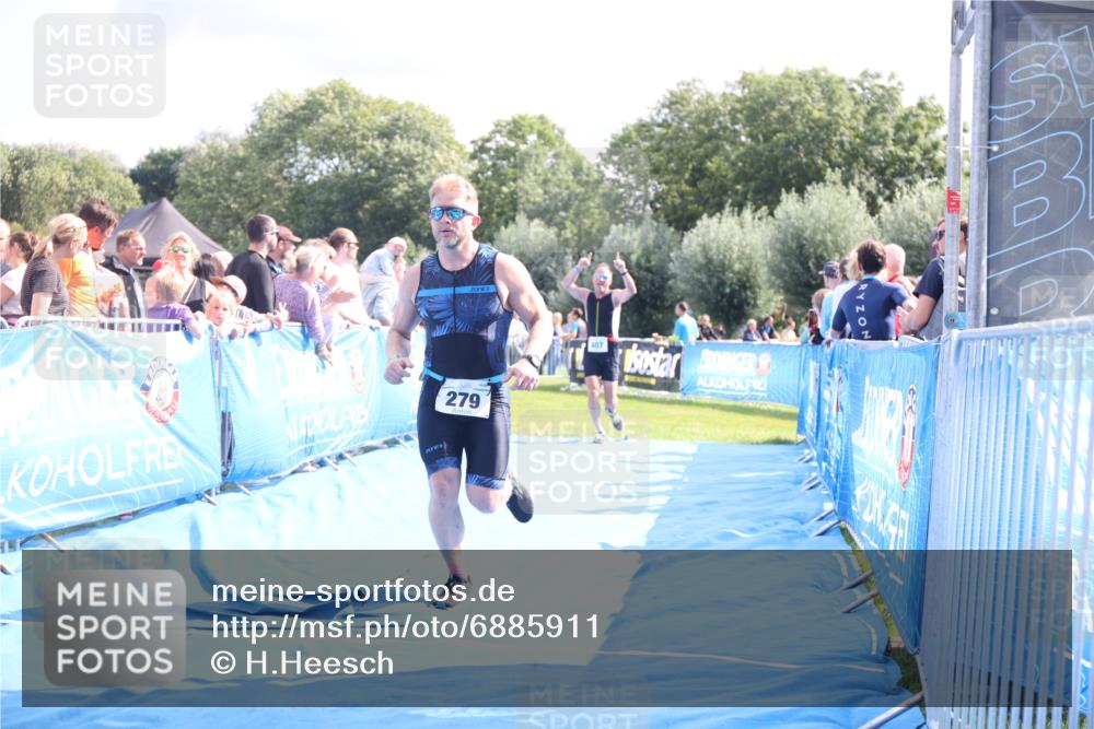 25.08.2024 - Elbe Triathlon Hamburg H.Heesch http://msf.ph/oto/6885911 25.08.2024 11:32:50 Ziel 279, 407 meine-sportfotos.de