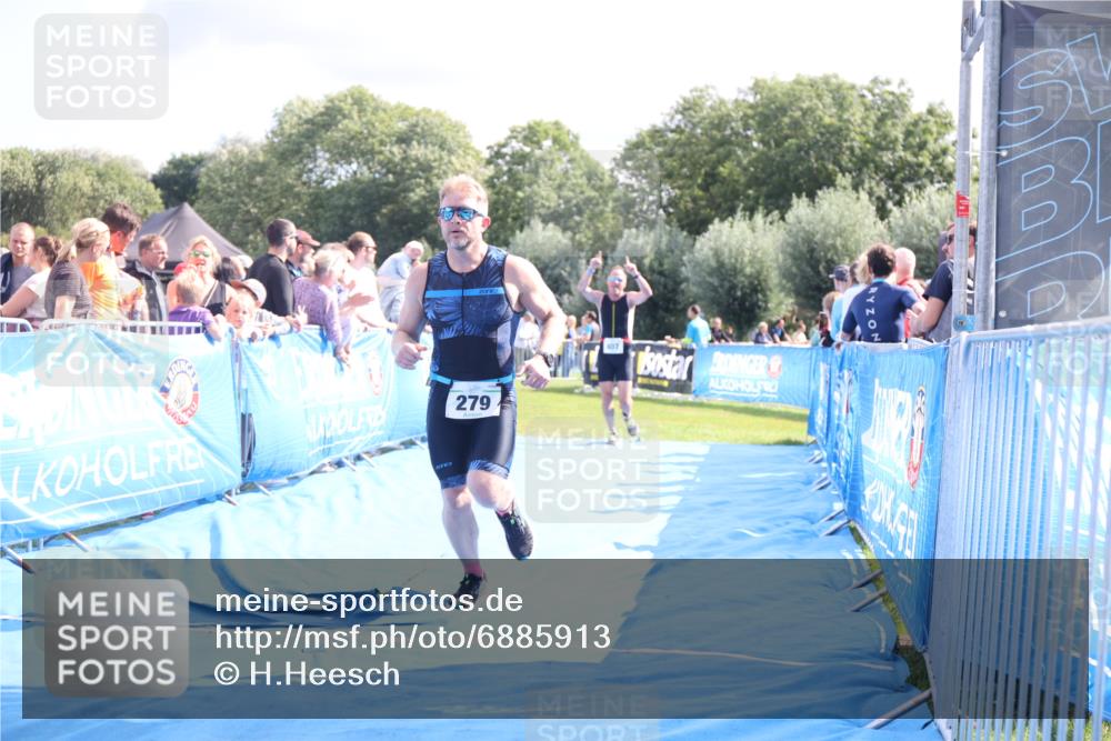 25.08.2024 - Elbe Triathlon Hamburg H.Heesch http://msf.ph/oto/6885913 25.08.2024 11:32:50 Ziel 279, 407 meine-sportfotos.de