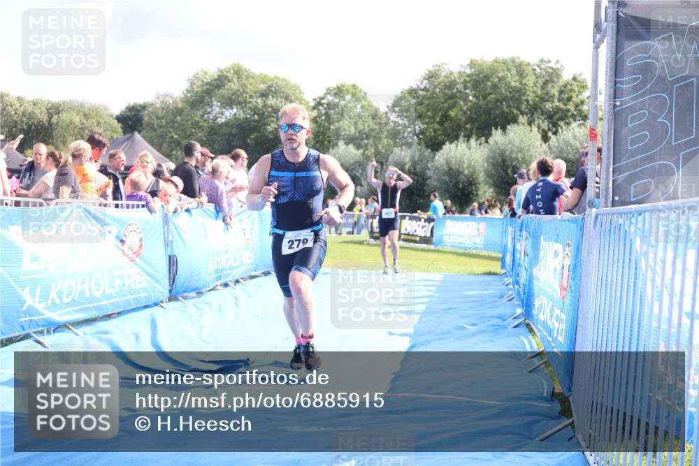 25.08.2024 - Elbe Triathlon Hamburg H.Heesch http://msf.ph/oto/6885915 25.08.2024 11:32:50 Ziel 279, 407 meine-sportfotos.de