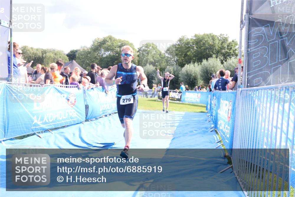 25.08.2024 - Elbe Triathlon Hamburg H.Heesch http://msf.ph/oto/6885919 25.08.2024 11:32:50 Ziel 279, 407 meine-sportfotos.de