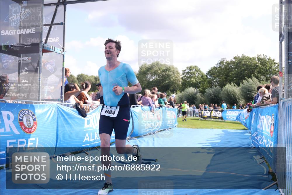 25.08.2024 - Elbe Triathlon Hamburg H.Heesch http://msf.ph/oto/6885922 25.08.2024 11:25:39 Ziel 529, 636, 684 meine-sportfotos.de