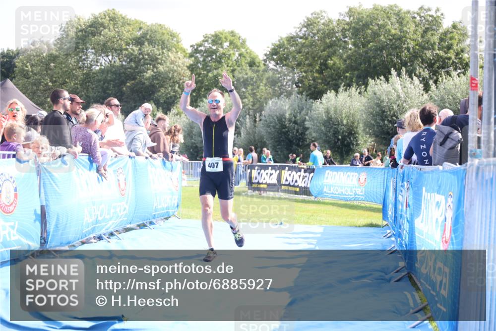 25.08.2024 - Elbe Triathlon Hamburg H.Heesch http://msf.ph/oto/6885927 25.08.2024 11:32:52 Ziel 279, 407 meine-sportfotos.de
