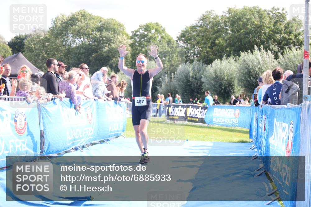 25.08.2024 - Elbe Triathlon Hamburg H.Heesch http://msf.ph/oto/6885933 25.08.2024 11:32:52 Ziel 279, 407 meine-sportfotos.de