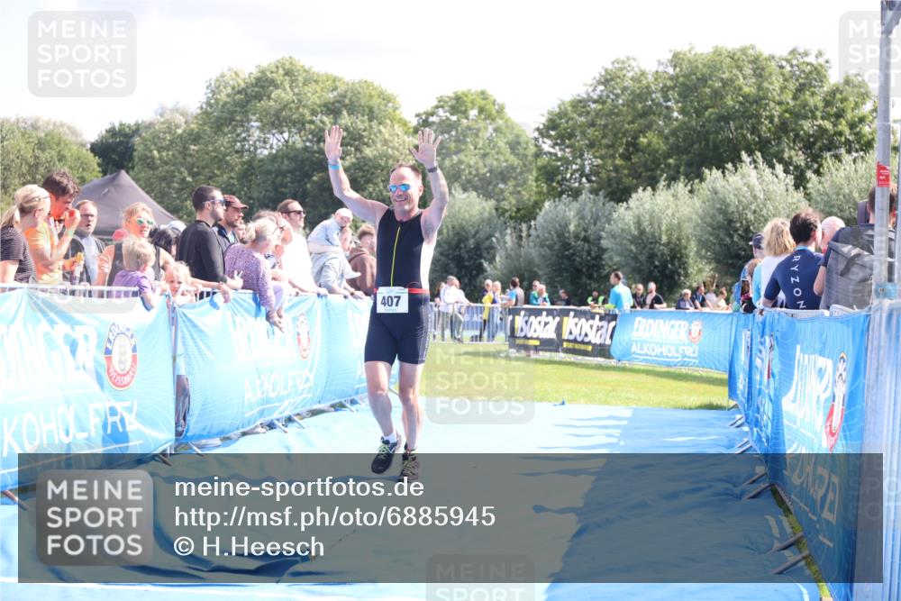 25.08.2024 - Elbe Triathlon Hamburg H.Heesch http://msf.ph/oto/6885945 25.08.2024 11:32:52 Ziel 279, 407 meine-sportfotos.de