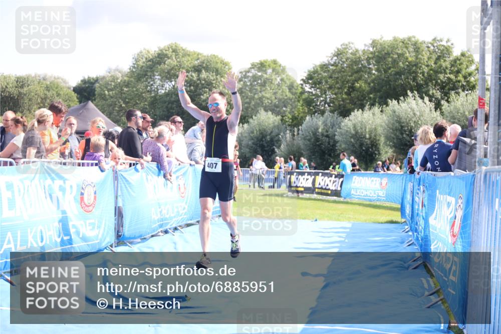 25.08.2024 - Elbe Triathlon Hamburg H.Heesch http://msf.ph/oto/6885951 25.08.2024 11:32:52 Ziel 279, 407 meine-sportfotos.de