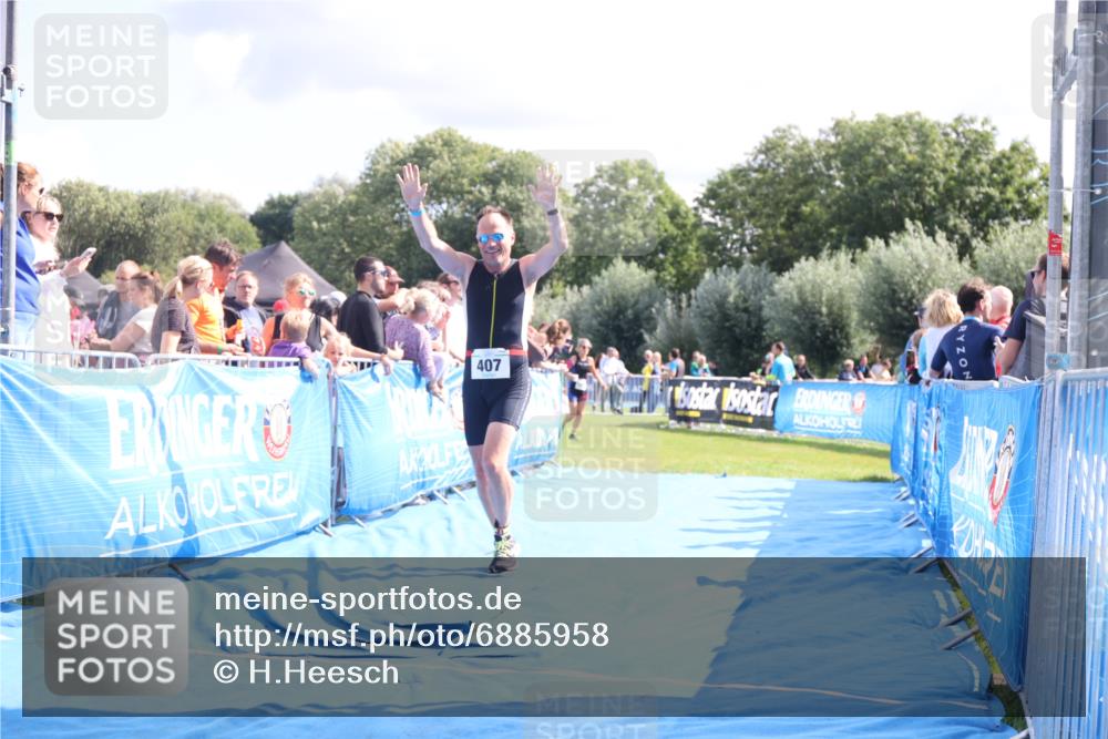 25.08.2024 - Elbe Triathlon Hamburg H.Heesch http://msf.ph/oto/6885958 25.08.2024 11:32:53 Ziel 256, 279, 407 meine-sportfotos.de