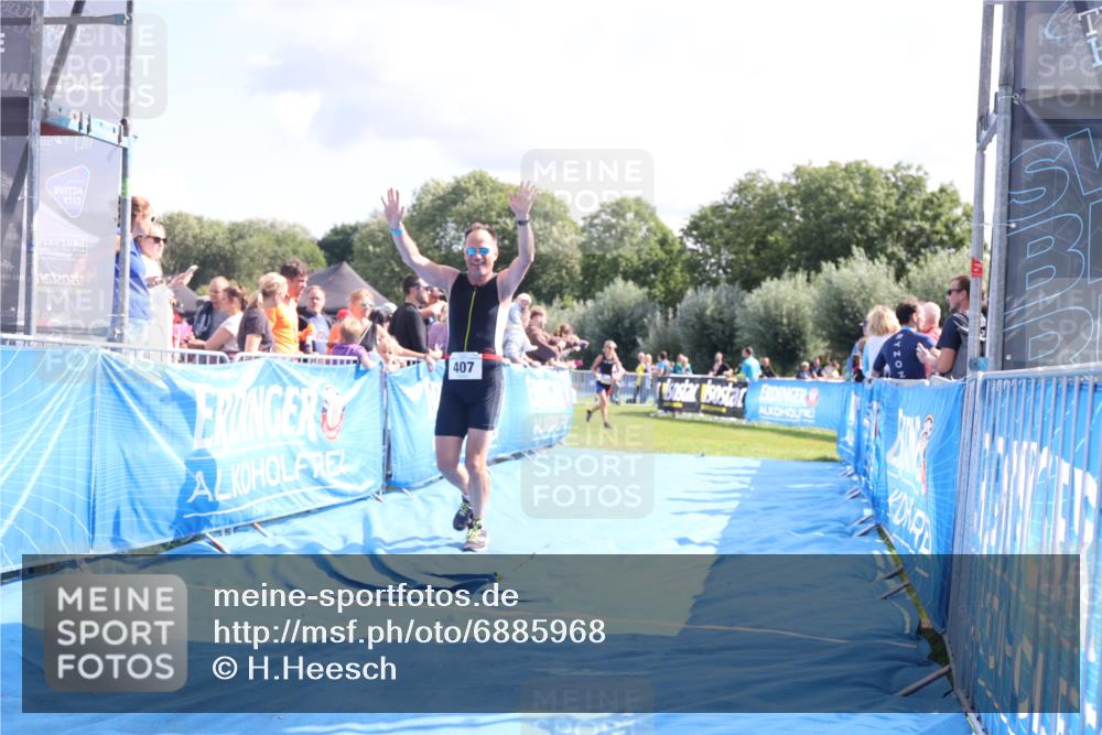 25.08.2024 - Elbe Triathlon Hamburg H.Heesch http://msf.ph/oto/6885968 25.08.2024 11:32:53 Ziel 256, 279, 407 meine-sportfotos.de