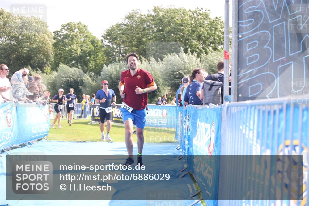 25.08.2024 - Elbe Triathlon Hamburg H.Heesch http://msf.ph/oto/6886029 25.08.2024 11:33:06 Ziel 256, 708, 737, 763 meine-sportfotos.de
