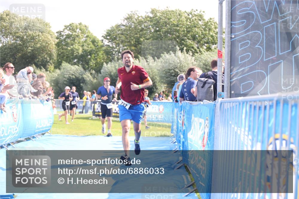 25.08.2024 - Elbe Triathlon Hamburg H.Heesch http://msf.ph/oto/6886033 25.08.2024 11:33:06 Ziel 256, 708, 737, 763 meine-sportfotos.de