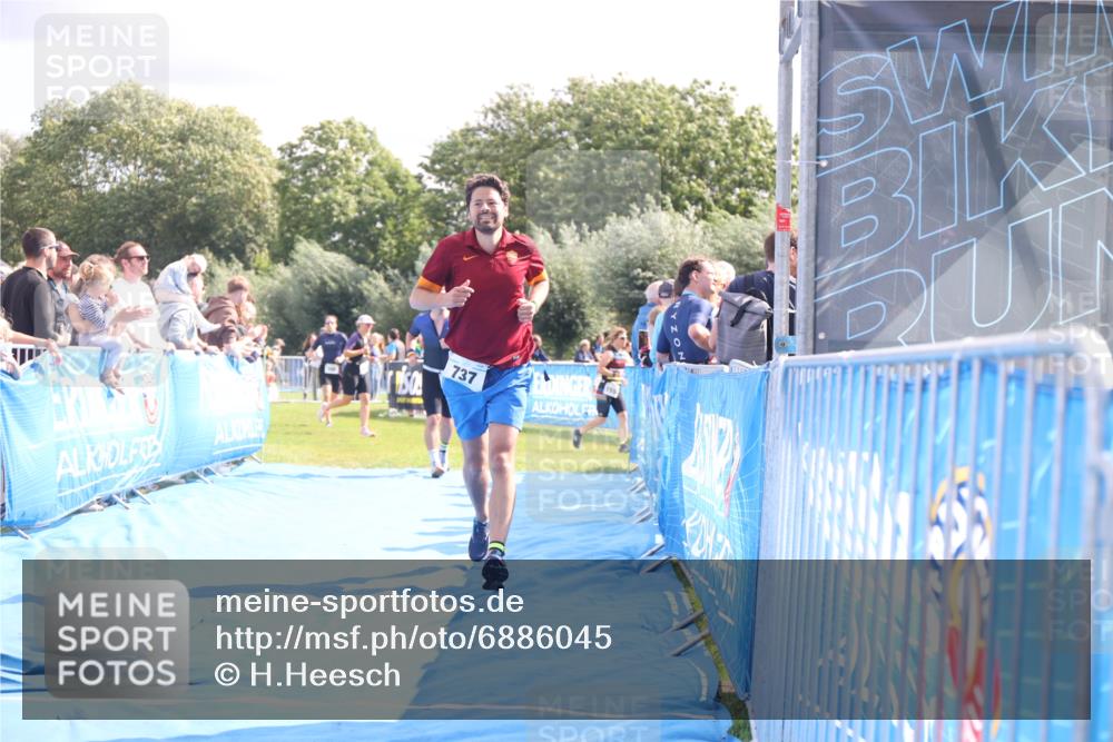 25.08.2024 - Elbe Triathlon Hamburg H.Heesch http://msf.ph/oto/6886045 25.08.2024 11:33:06 Ziel 256, 708, 737, 763 meine-sportfotos.de