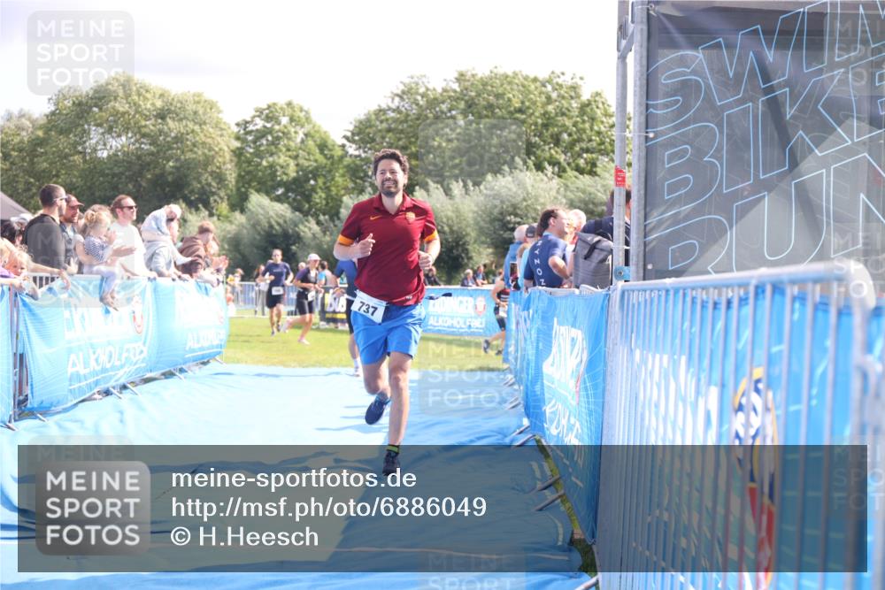 25.08.2024 - Elbe Triathlon Hamburg H.Heesch http://msf.ph/oto/6886049 25.08.2024 11:33:06 Ziel 256, 708, 737, 763 meine-sportfotos.de