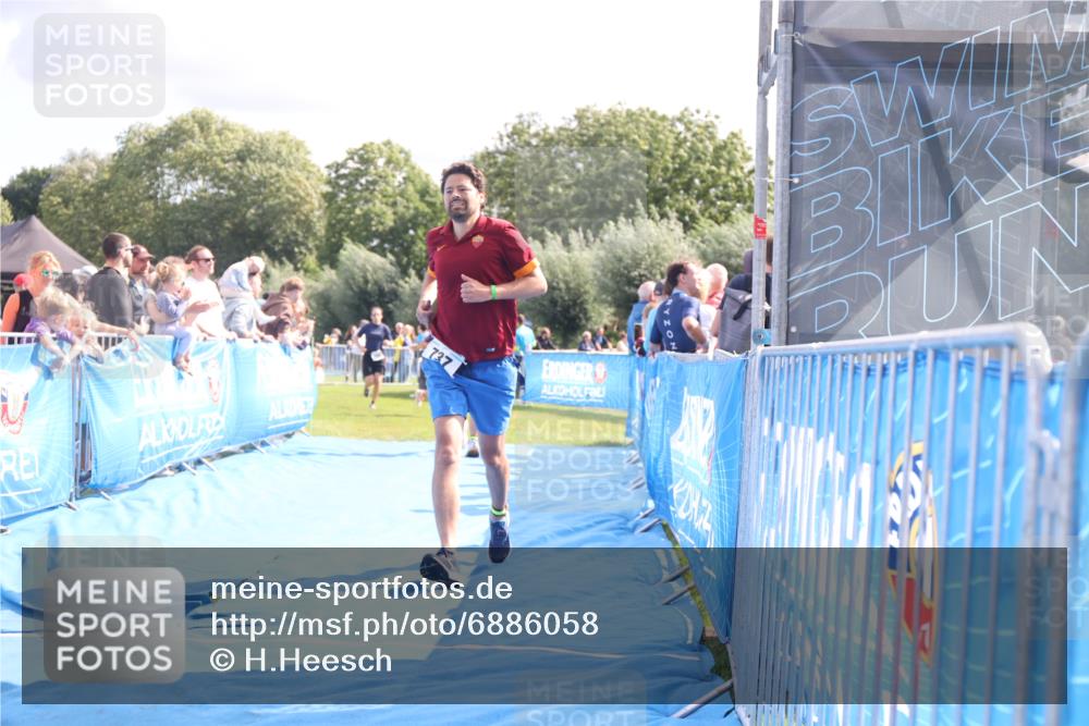 25.08.2024 - Elbe Triathlon Hamburg H.Heesch http://msf.ph/oto/6886058 25.08.2024 11:33:07 Ziel 256, 708, 737, 763 meine-sportfotos.de