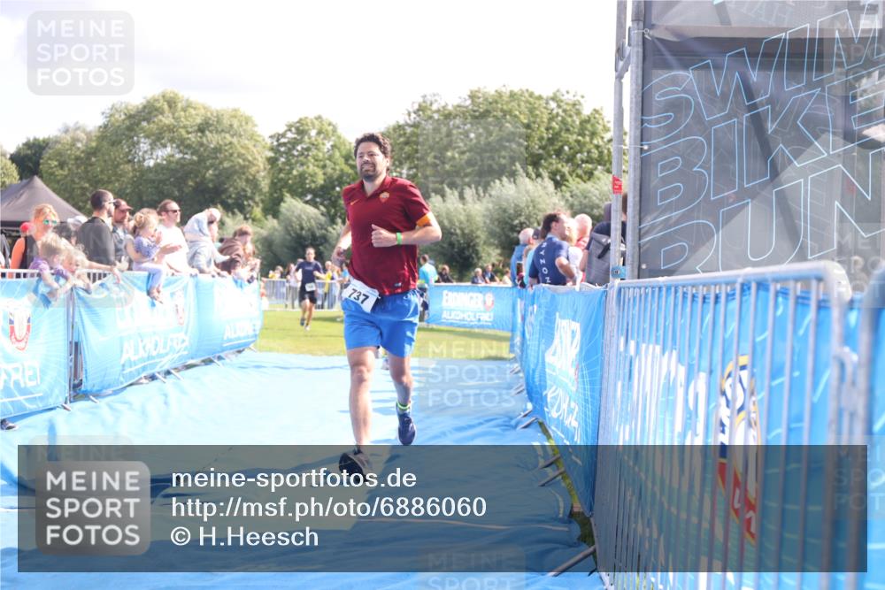 25.08.2024 - Elbe Triathlon Hamburg H.Heesch http://msf.ph/oto/6886060 25.08.2024 11:33:07 Ziel 256, 708, 737, 763 meine-sportfotos.de