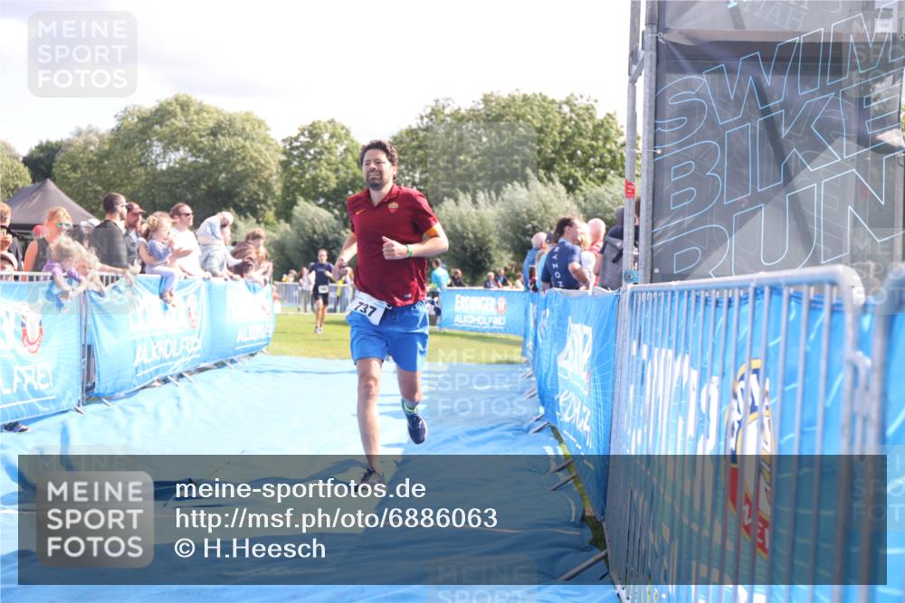 25.08.2024 - Elbe Triathlon Hamburg H.Heesch http://msf.ph/oto/6886063 25.08.2024 11:33:07 Ziel 256, 708, 737, 763 meine-sportfotos.de