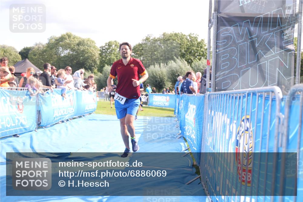 25.08.2024 - Elbe Triathlon Hamburg H.Heesch http://msf.ph/oto/6886069 25.08.2024 11:33:07 Ziel 256, 708, 737, 763 meine-sportfotos.de