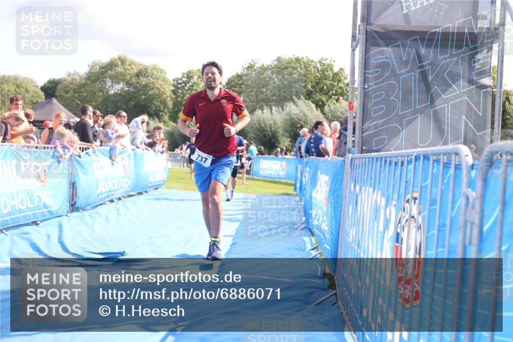 25.08.2024 - Elbe Triathlon Hamburg H.Heesch http://msf.ph/oto/6886071 25.08.2024 11:33:07 Ziel 256, 708, 737, 763 meine-sportfotos.de