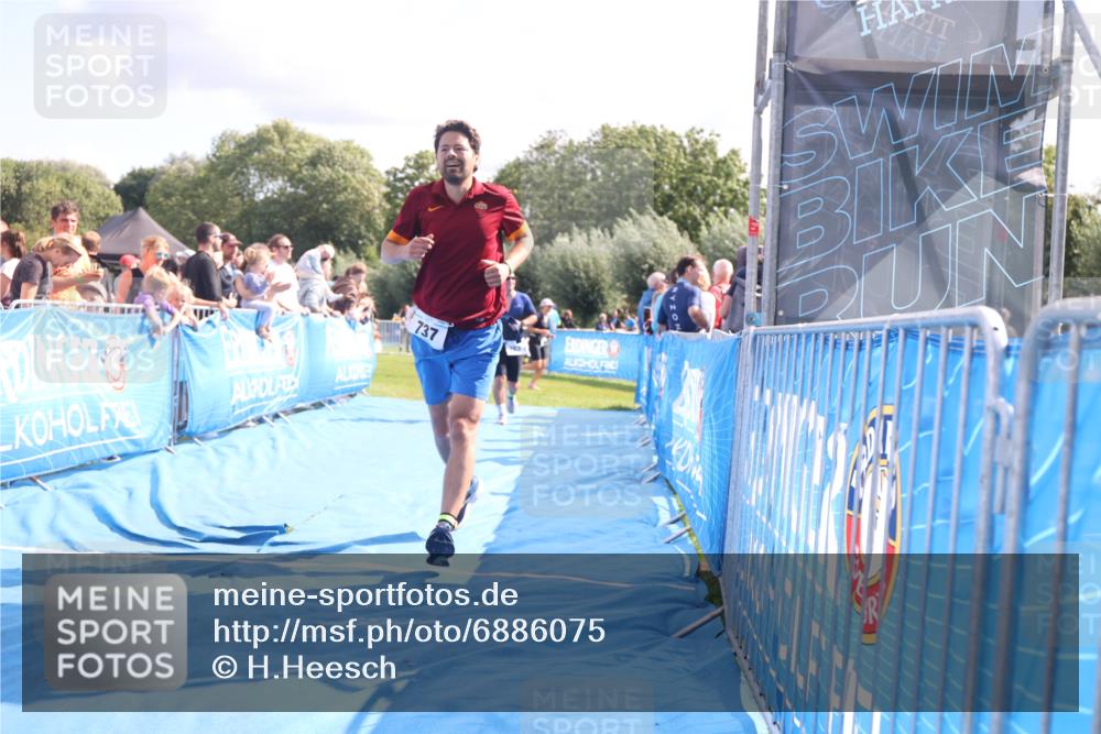 25.08.2024 - Elbe Triathlon Hamburg H.Heesch http://msf.ph/oto/6886075 25.08.2024 11:33:07 Ziel 256, 708, 737, 763 meine-sportfotos.de
