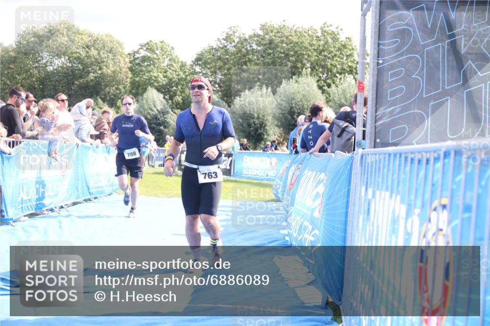 25.08.2024 - Elbe Triathlon Hamburg H.Heesch http://msf.ph/oto/6886089 25.08.2024 11:33:10 Ziel 708, 737, 763 meine-sportfotos.de