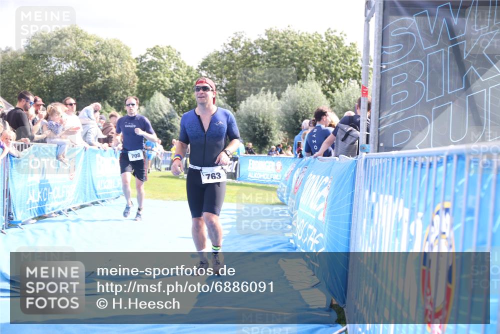 25.08.2024 - Elbe Triathlon Hamburg H.Heesch http://msf.ph/oto/6886091 25.08.2024 11:33:10 Ziel 708, 737, 763 meine-sportfotos.de
