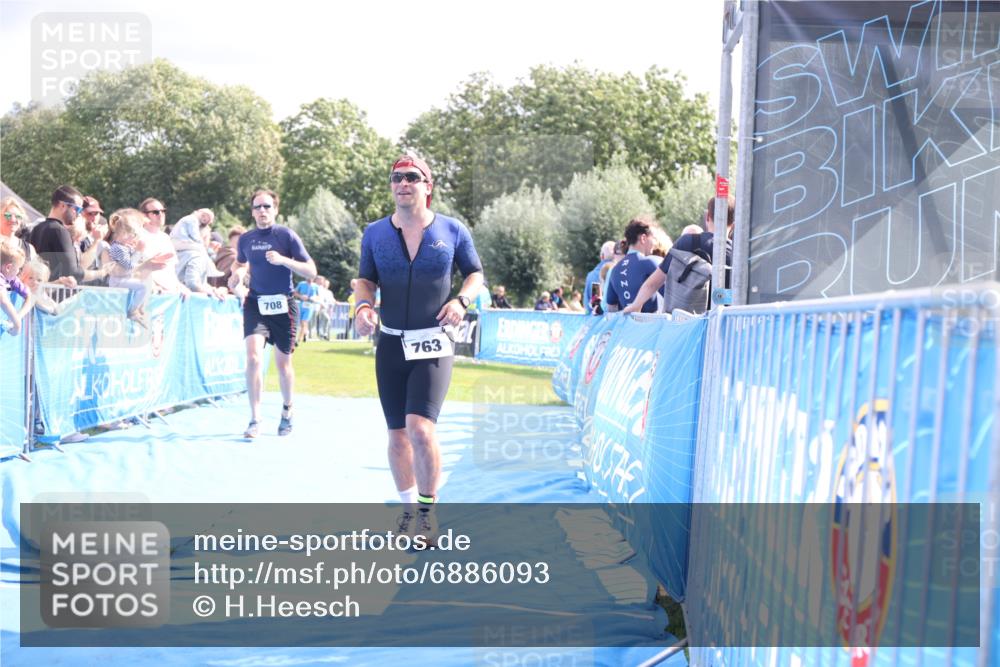 25.08.2024 - Elbe Triathlon Hamburg H.Heesch http://msf.ph/oto/6886093 25.08.2024 11:33:10 Ziel 708, 737, 763 meine-sportfotos.de