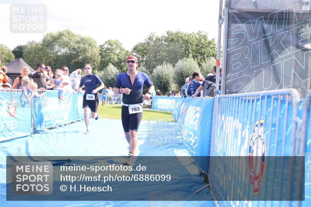 25.08.2024 - Elbe Triathlon Hamburg H.Heesch http://msf.ph/oto/6886099 25.08.2024 11:33:10 Ziel 708, 737, 763 meine-sportfotos.de