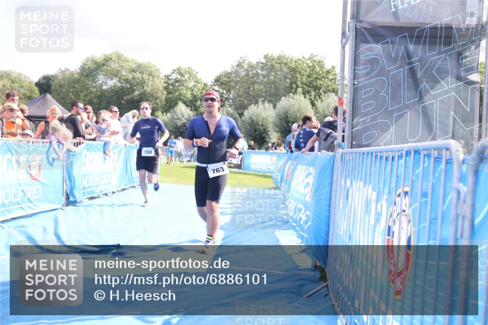 25.08.2024 - Elbe Triathlon Hamburg H.Heesch http://msf.ph/oto/6886101 25.08.2024 11:33:10 Ziel 708, 737, 763 meine-sportfotos.de