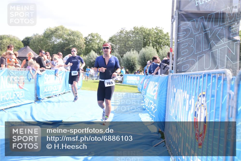 25.08.2024 - Elbe Triathlon Hamburg H.Heesch http://msf.ph/oto/6886103 25.08.2024 11:33:10 Ziel 708, 737, 763 meine-sportfotos.de