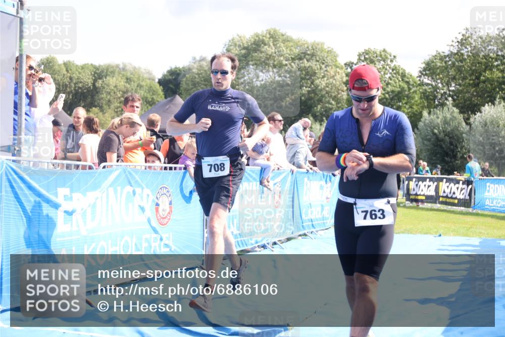 25.08.2024 - Elbe Triathlon Hamburg H.Heesch http://msf.ph/oto/6886106 25.08.2024 11:33:11 Ziel 708, 729, 737, 763 meine-sportfotos.de