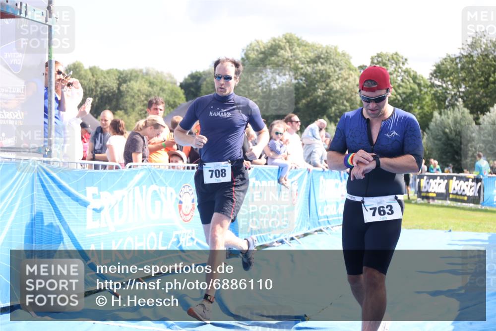 25.08.2024 - Elbe Triathlon Hamburg H.Heesch http://msf.ph/oto/6886110 25.08.2024 11:33:11 Ziel 708, 729, 737, 763 meine-sportfotos.de