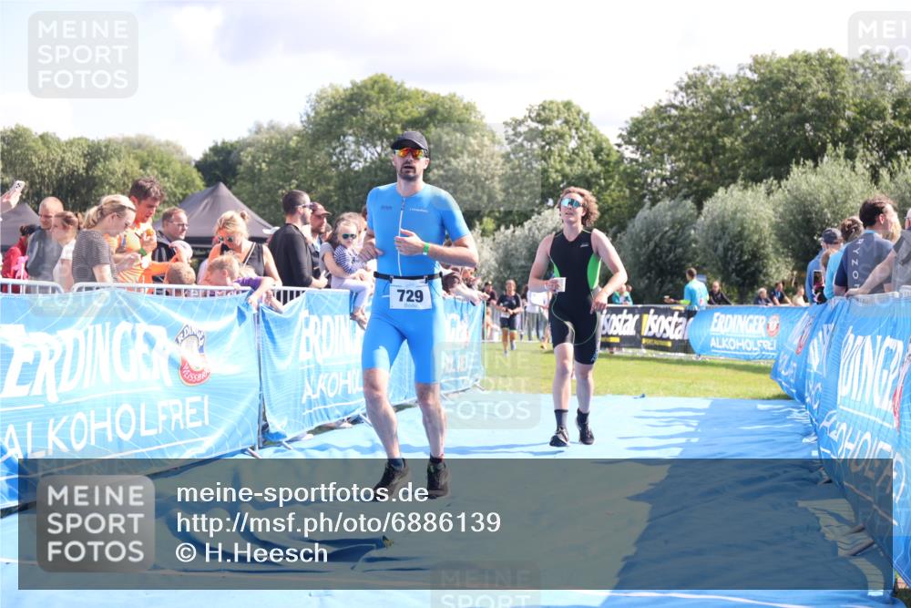 25.08.2024 - Elbe Triathlon Hamburg H.Heesch http://msf.ph/oto/6886139 25.08.2024 11:33:18 Ziel 141, 574, 708, 729, 763, 771, 783 meine-sportfotos.de