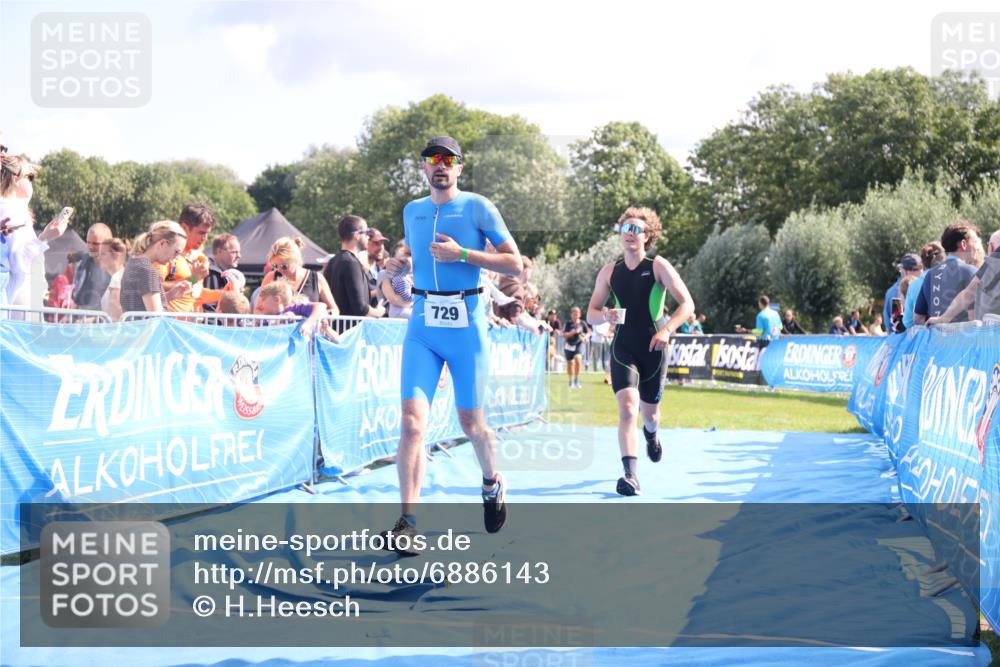 25.08.2024 - Elbe Triathlon Hamburg H.Heesch http://msf.ph/oto/6886143 25.08.2024 11:33:19 Ziel 141, 574, 708, 729, 763, 771, 783 meine-sportfotos.de