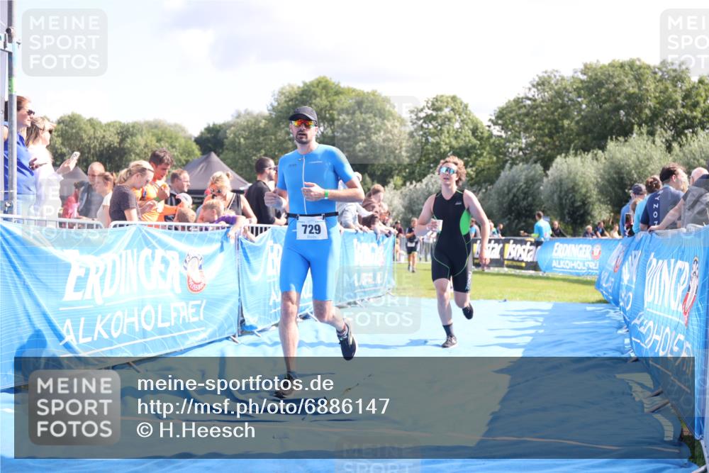 25.08.2024 - Elbe Triathlon Hamburg H.Heesch http://msf.ph/oto/6886147 25.08.2024 11:33:19 Ziel 141, 574, 708, 729, 763, 771, 783 meine-sportfotos.de