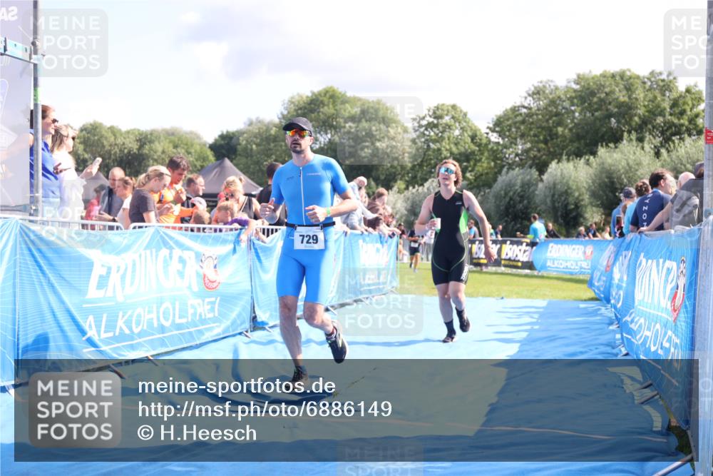 25.08.2024 - Elbe Triathlon Hamburg H.Heesch http://msf.ph/oto/6886149 25.08.2024 11:33:19 Ziel 141, 574, 708, 729, 763, 771, 783 meine-sportfotos.de