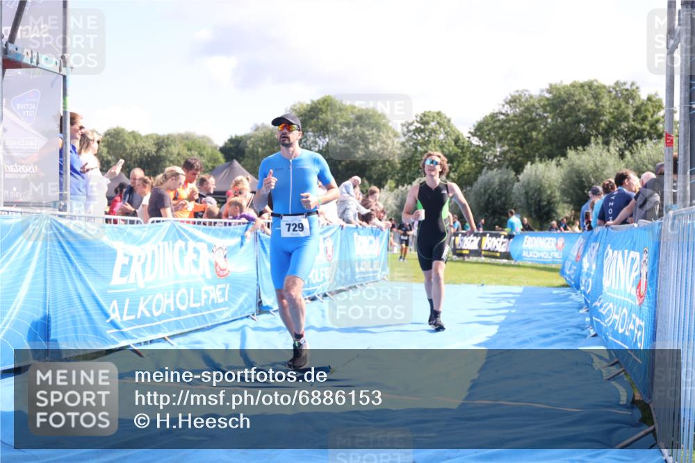 25.08.2024 - Elbe Triathlon Hamburg H.Heesch http://msf.ph/oto/6886153 25.08.2024 11:33:19 Ziel 141, 574, 708, 729, 763, 771, 783 meine-sportfotos.de