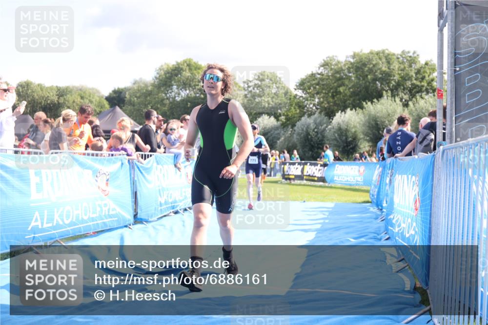 25.08.2024 - Elbe Triathlon Hamburg H.Heesch http://msf.ph/oto/6886161 25.08.2024 11:33:20 Ziel 141, 574, 729, 771, 783 meine-sportfotos.de